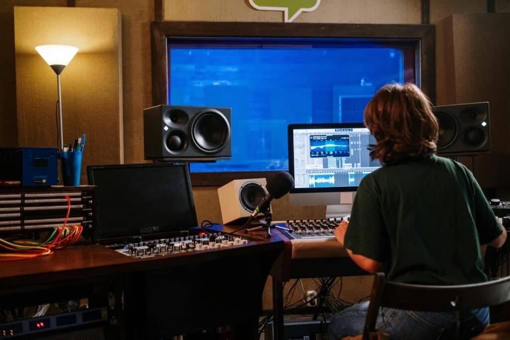 Monitoring Speakers in Recording Studio