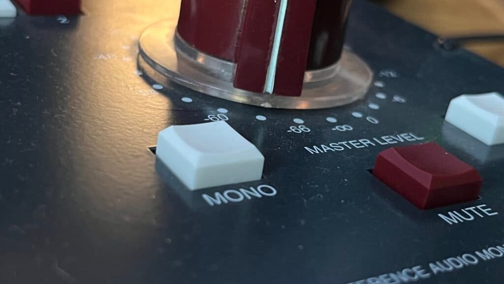 Mono button